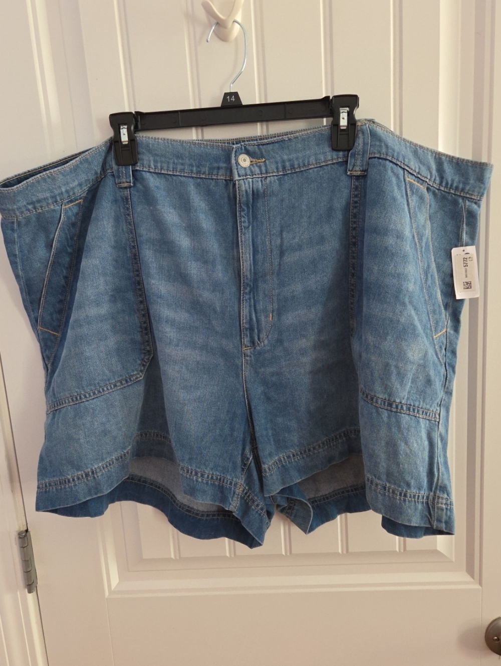 NWT Old Navy Womens 3X High-Rise OG Chino Shorts Light Wash Denim Blue